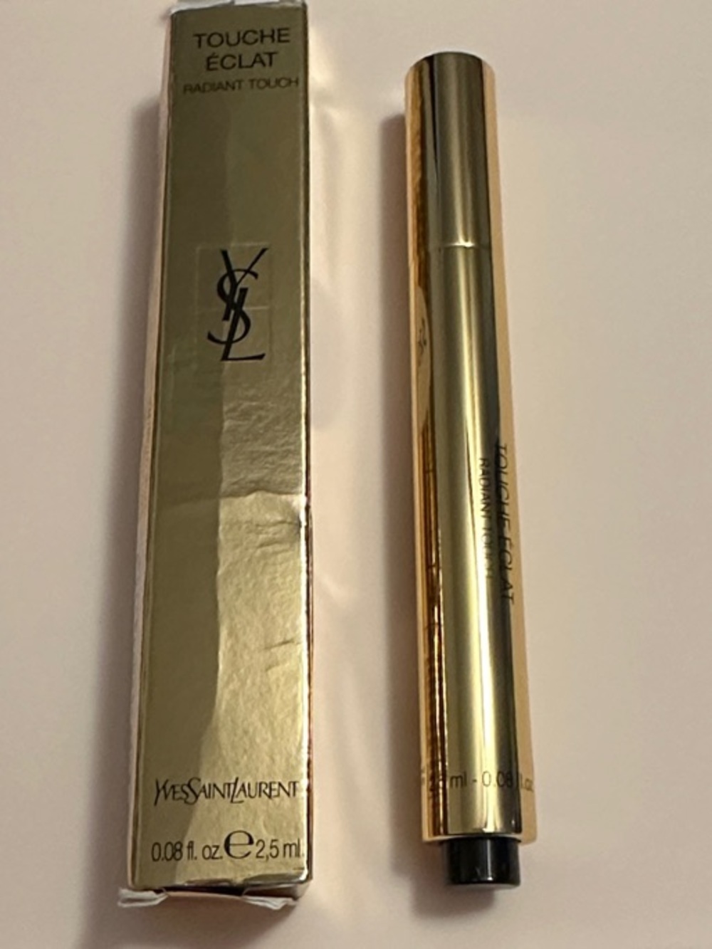 Yves Saint Laurent Touché Éclat Awakening Concealer Pen 2.5 Luminous Vanilla - Picture 4 of 4